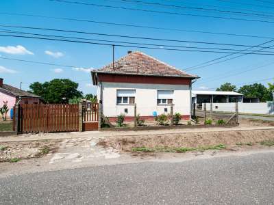 Eladó családi ház - Tiszaföldvár / 2. kép