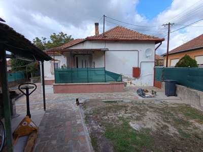 Eladó családi ház - Tószeg / 1. kép