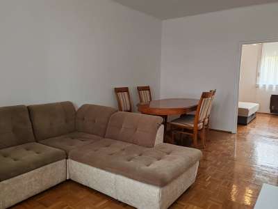 Kiadó téglalakás - Szolnok (Belváros) / 3. kép