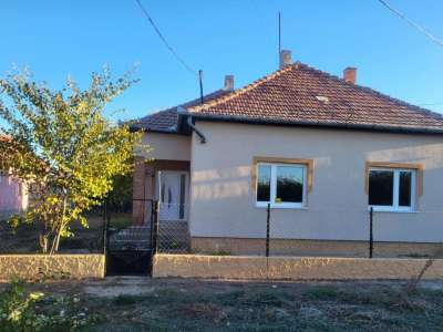 Eladó családi ház - Tiszaföldvár (Tiszaföldvár) / 1. kép