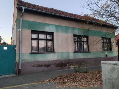 Eladó családi ház - Szolnok (Kórház környéke) / 1. kép