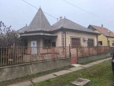 Eladó családi ház - Tiszaföldvár / 1. kép