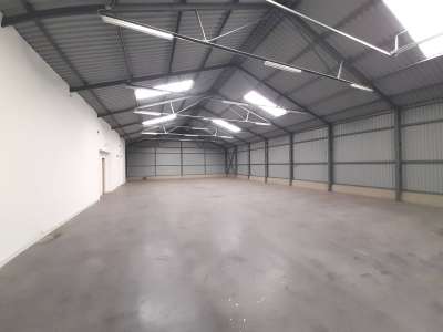 Kiadó raktár - Vezseny / 1. kép