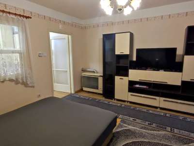 Kiadó téglalakás - Szolnok (Belváros) / 2. kép