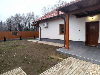 Eladó sorház - Szolnok (Alcsisziget) / 1. kép