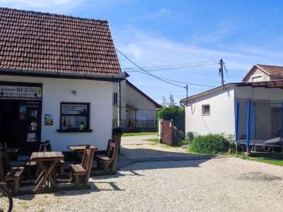 Eladó üzlethelyiség - Szolnok (Szandaszőlős) / 1. kép
