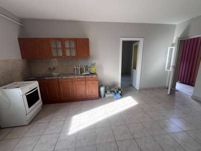 Kiadó téglalakás - Szolnok (Szandaszőlős) / 3. kép