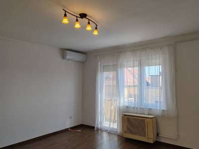 Kiadó téglalakás - Szolnok (Belváros) / 8. kép