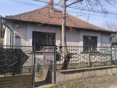 Eladó családi ház - Szolnok (Kórház környéke) / 1. kép