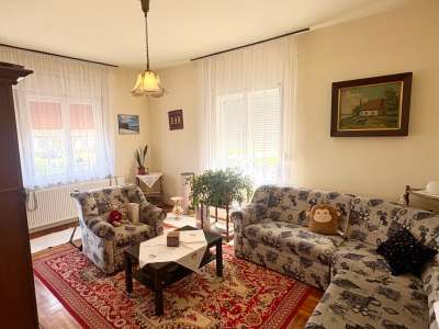 Eladó családi ház - Újszász (Újszász) / 1. kép