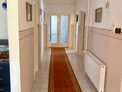 Eladó családi ház - Újszász (Újszász) / 5. kép