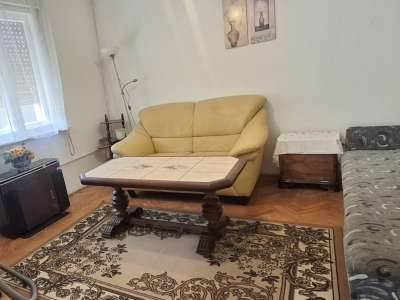 Eladó családi ház - Újszász / 8. kép