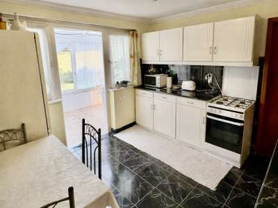 Eladó családi ház - Újszász (Újszász) / 1. kép