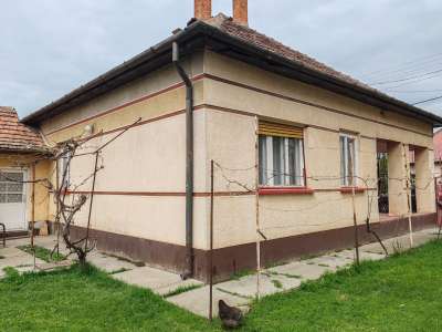 Eladó családi ház - Kengyel / 2. kép