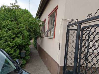Eladó családi ház - Szolnok (Belváros) / 1. kép