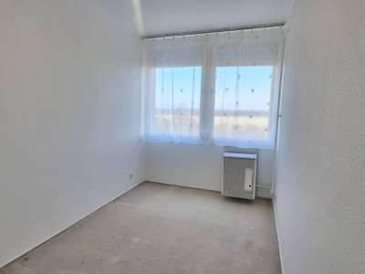 Kiadó téglalakás - Szolnok (Tallin) / 10. kép