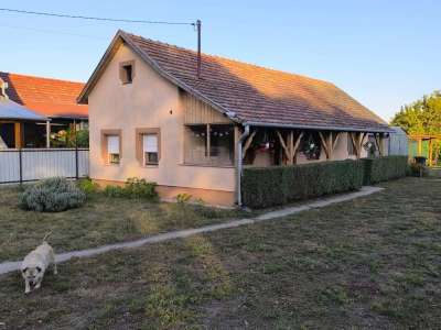 Eladó családi ház - Cserkeszőlő / 1. kép