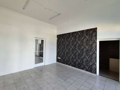 Kiadó üzlethelyiség - Veszprém (Cholnokyváros) / 1. kép