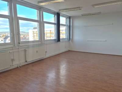 Eladó iroda - Veszprém (Belváros) / 2. kép