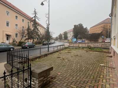 Eladó üzlethelyiség - Várpalota / 21. kép