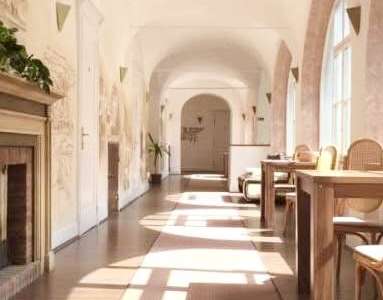 Eladó szálloda, panzió, üdülő - Pápa / 1. kép