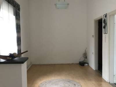 Eladó üzlethelyiség - Veszprém (Dózsaváros) / 2. kép