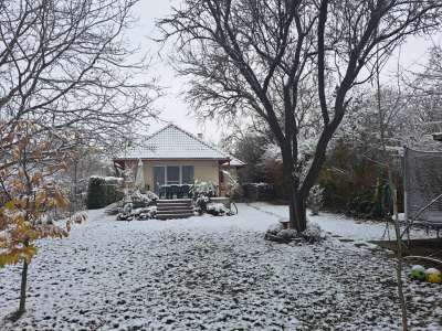 Eladó családi ház - Balatonkenese / 1. kép