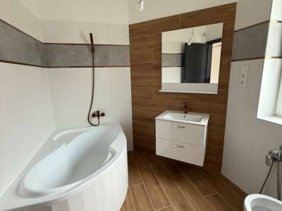 Eladó téglalakás - Balatonakarattya / 8. kép