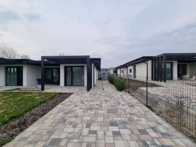 Eladó ikerház - Balatonkenese / 1. kép