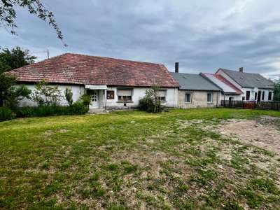 Eladó családi ház - Mencshely / 2. kép