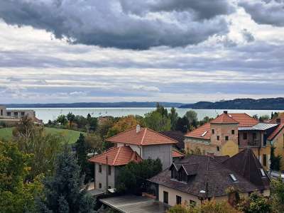 Eladó panellakás - Balatonfüred / 1. kép