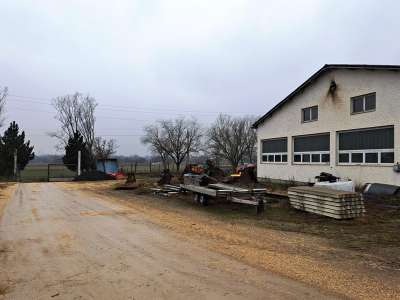 Eladó műhely - Veszprém / 8. kép