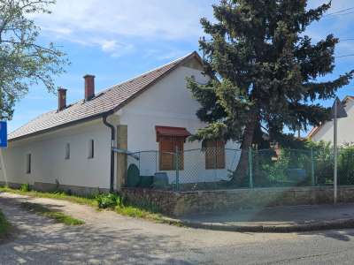 Eladó családi ház - Csopak / 2. kép