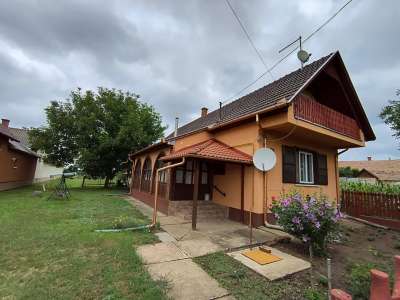 Eladó családi ház - Tiszaroff / 2. kép