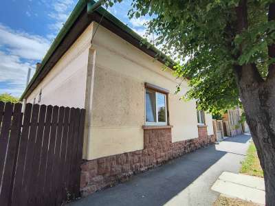 Eladó családi ház - Törökszentmiklós (Városközpont) / 1. kép