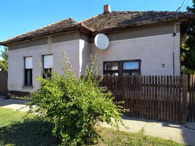 Eladó családi ház - Törökszentmiklós (Városközpont) / 1. kép