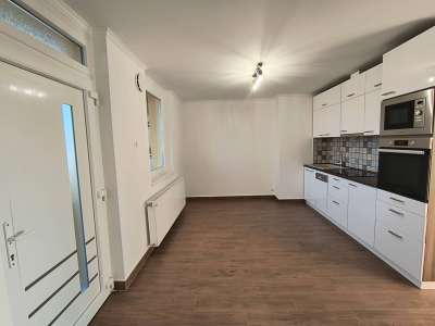 Eladó panellakás - Törökszentmiklós (Városközpont) / 2. kép