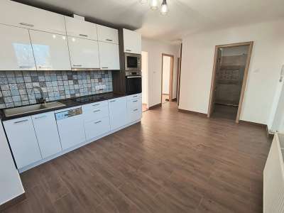 Eladó panellakás - Törökszentmiklós (Városközpont) / 1. kép