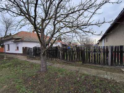 Eladó családi ház - Törökszentmiklós (Óball) / 2. kép