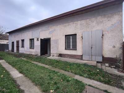 Eladó üzlethelyiség - Törökszentmiklós (Városközpont) / 3. kép