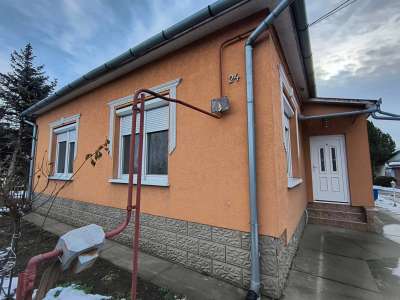 Eladó családi ház - Törökszentmiklós (Felvég) / 1. kép