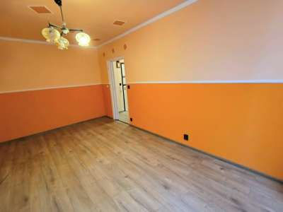 Eladó panellakás - Törökszentmiklós (Városközpont) / 2. kép