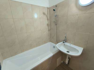 Eladó panellakás - Törökszentmiklós (Városközpont) / 5. kép