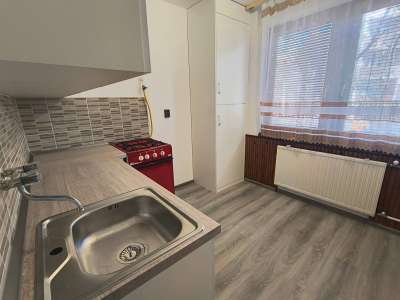 Eladó panellakás - Törökszentmiklós (Városközpont) / 8. kép