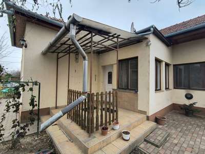 Eladó családi ház - Törökszentmiklós (Városközpont) / 2. kép