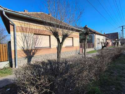 Eladó családi ház - Törökszentmiklós (Felvég) / 1. kép