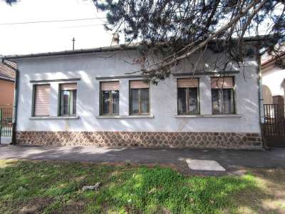 Eladó családi ház - Törökszentmiklós (Városközpont) / 2. kép