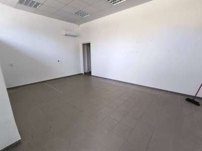 Kiadó üzlethelyiség - Törökszentmiklós (Városközpont) / 2. kép