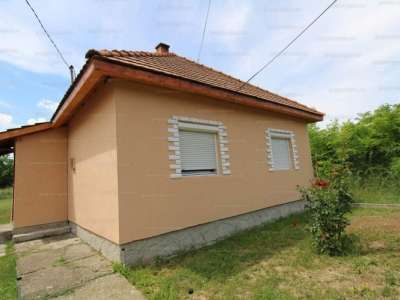 Eladó családi ház - Vácszentlászló / 1. kép