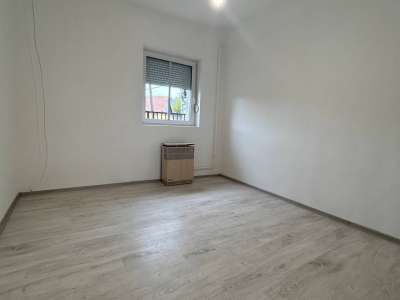 Eladó családi ház - Tura / 5. kép